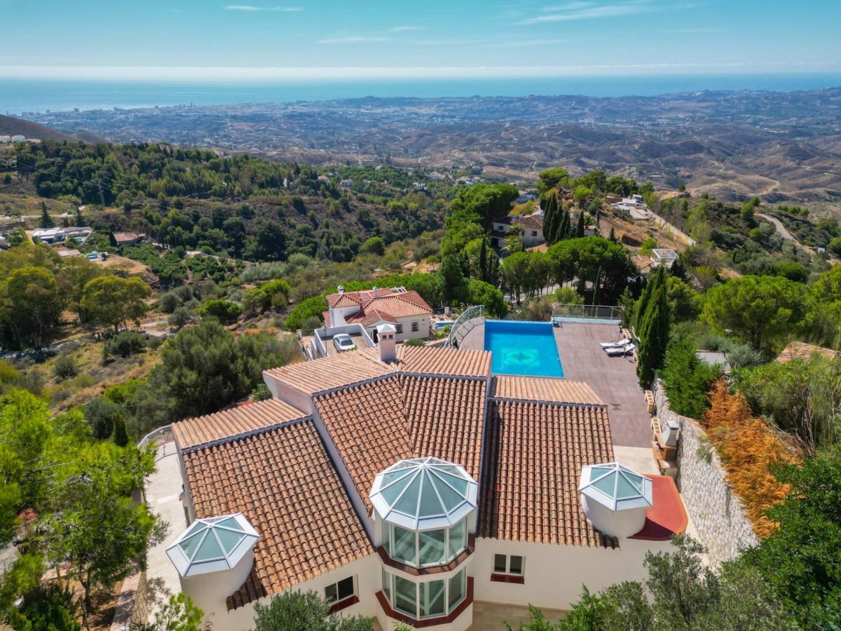 VILLA DE LUJO CON PISCINA INFINITY EN MIJAS — Foto 7