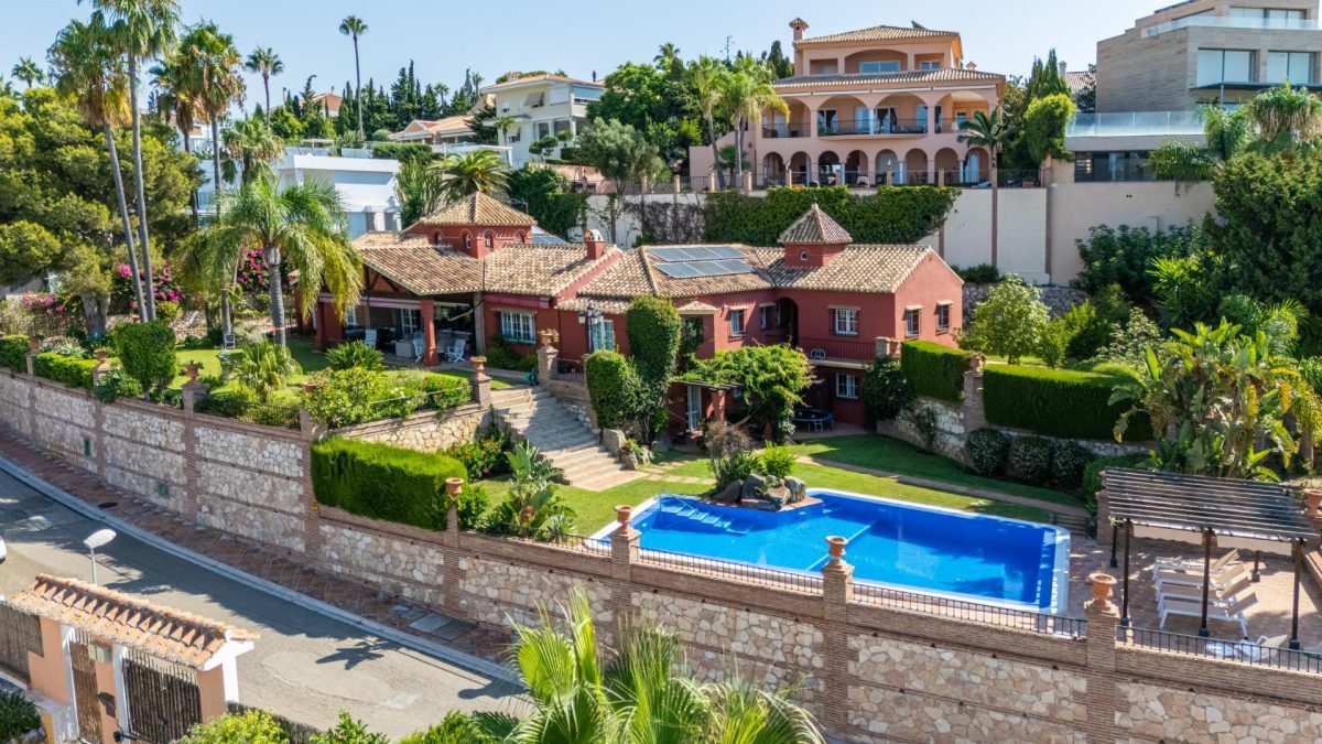 Villa de lujo en Benalmádena con vistas al mar en Benalmádena, Costa del sol — Foto 1