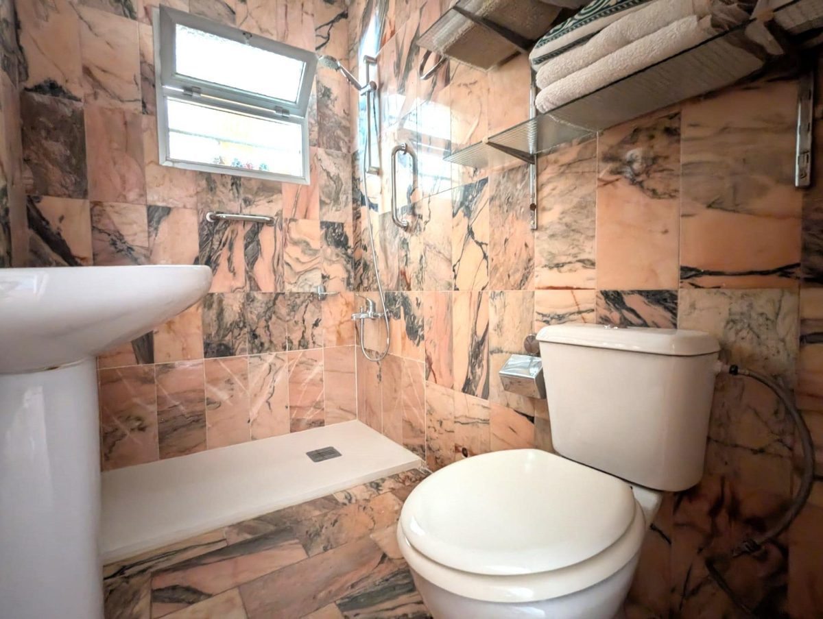 VENTA GRAN PISO EN FUENGIROLA A 180M. DE LA PLAYA — Foto 18