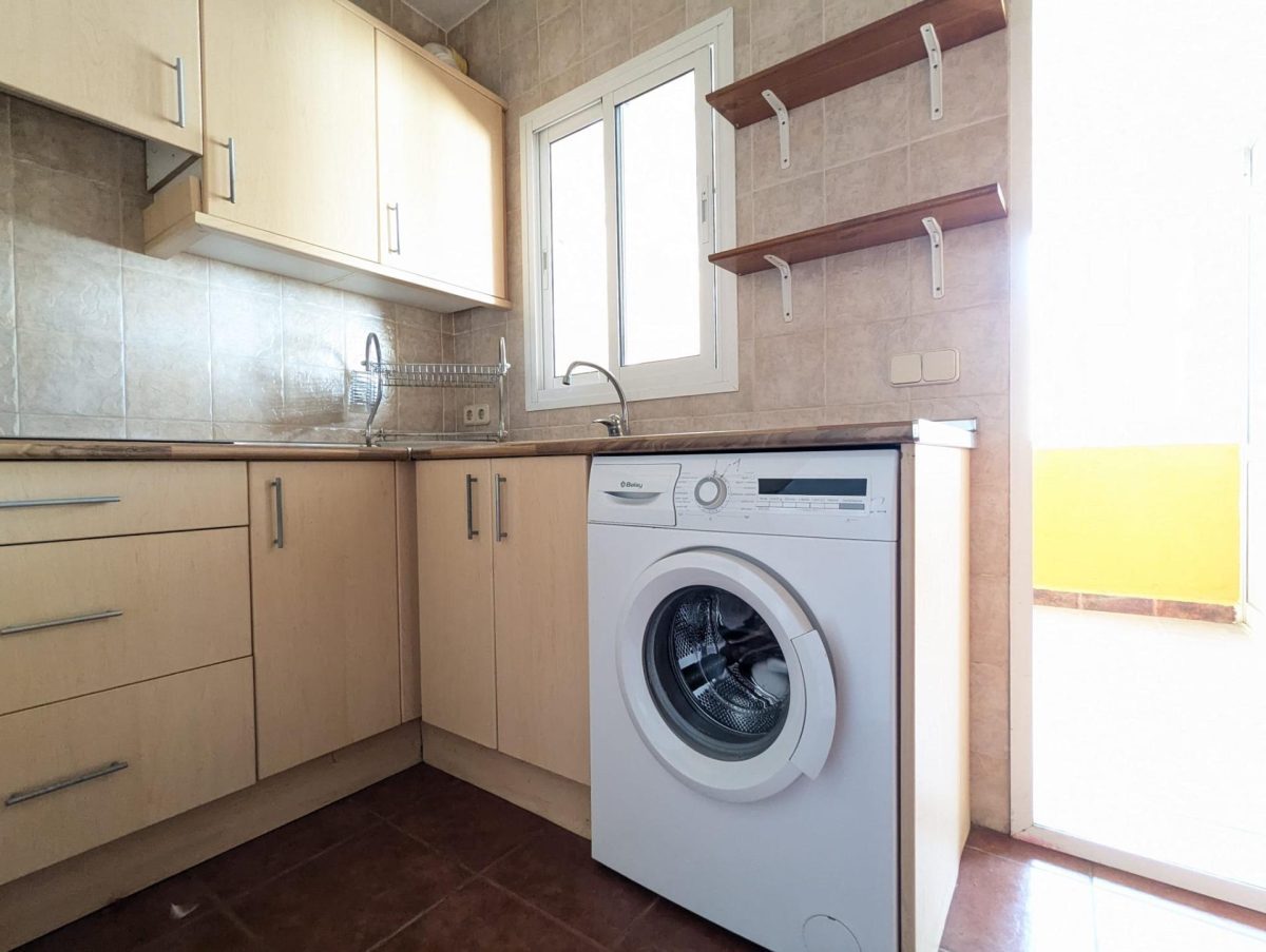 VENTA GRAN PISO EN FUENGIROLA A 180M. DE LA PLAYA — Foto 15