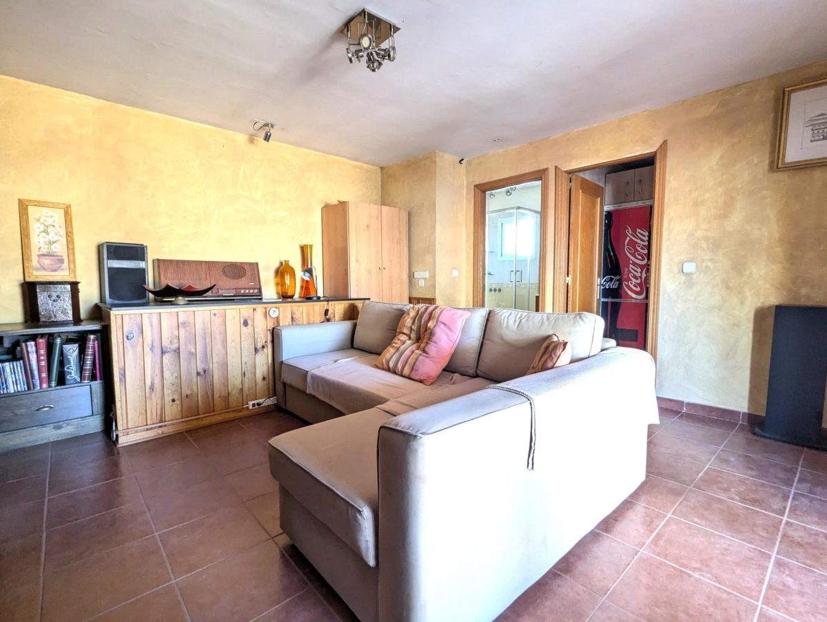 VENTA GRAN PISO EN FUENGIROLA A 180M. DE LA PLAYA — Foto 6