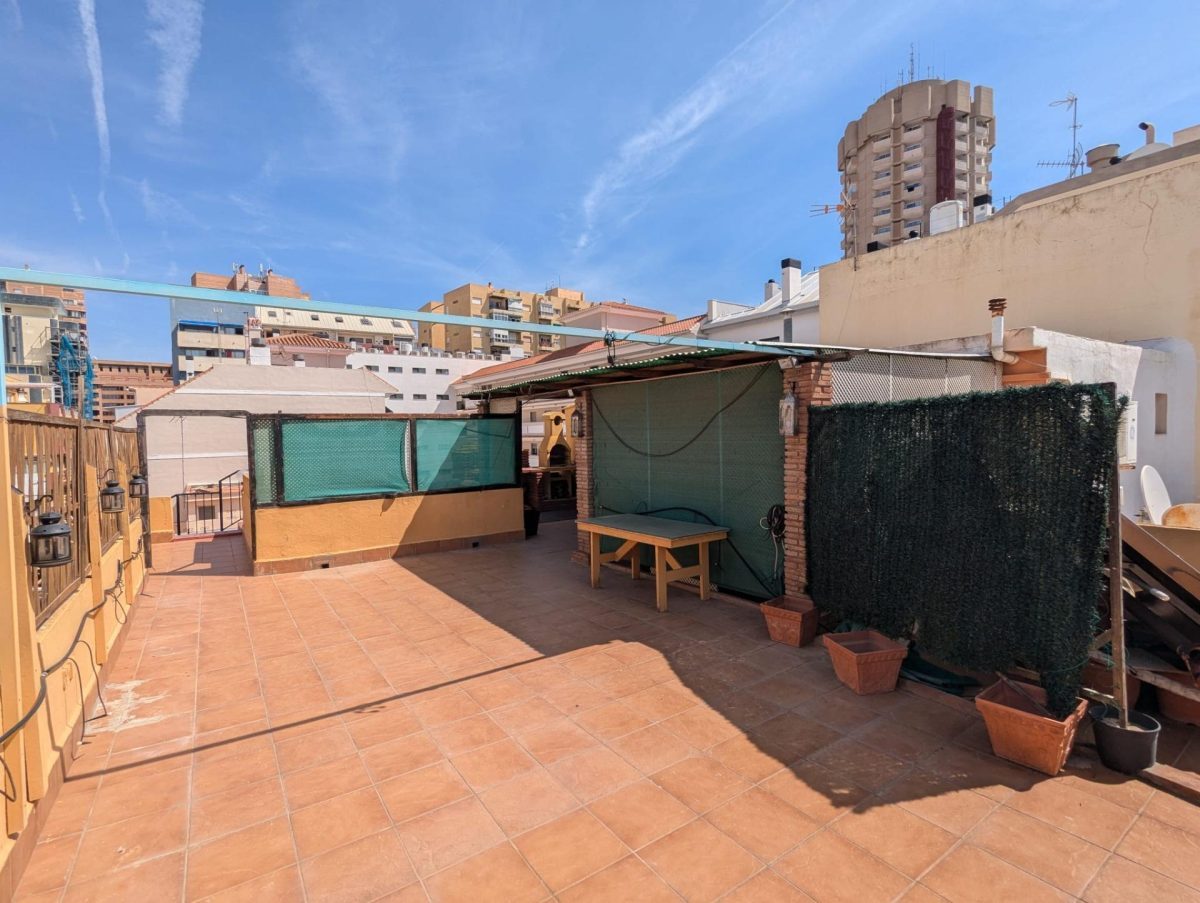 VENTA GRAN PISO EN FUENGIROLA A 180M. DE LA PLAYA — Foto 22
