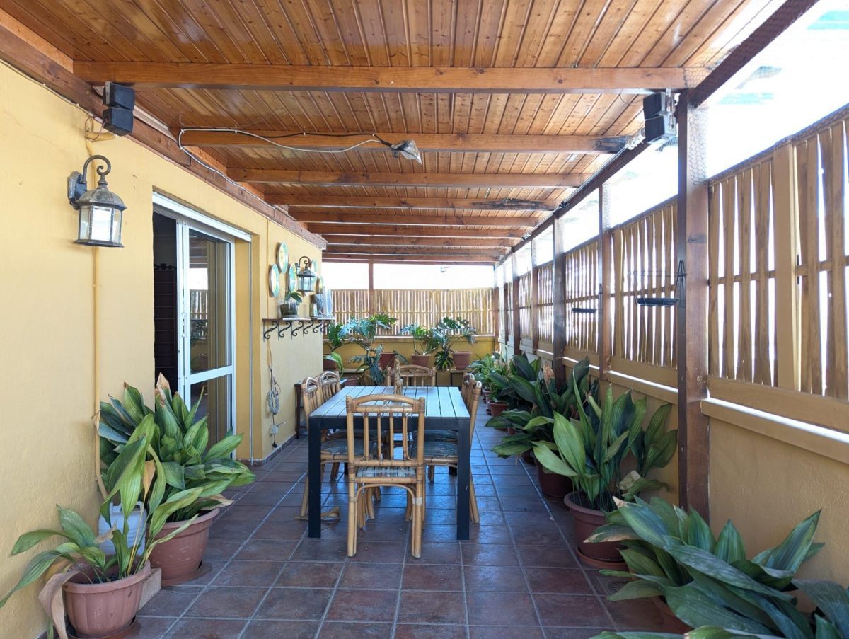 VENTA GRAN PISO EN FUENGIROLA A 180M. DE LA PLAYA — Foto 2