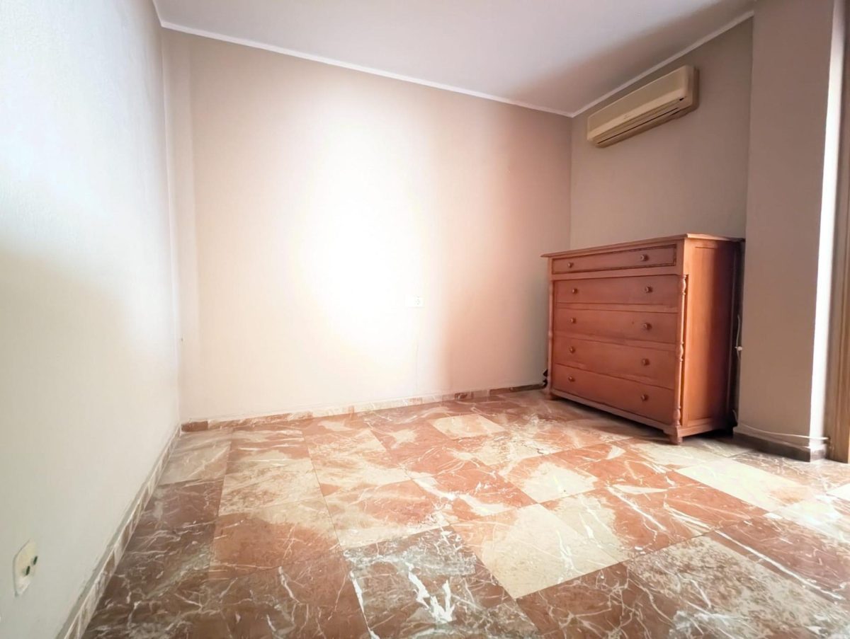 VENTA GRAN PISO EN FUENGIROLA A 180M. DE LA PLAYA — Foto 9