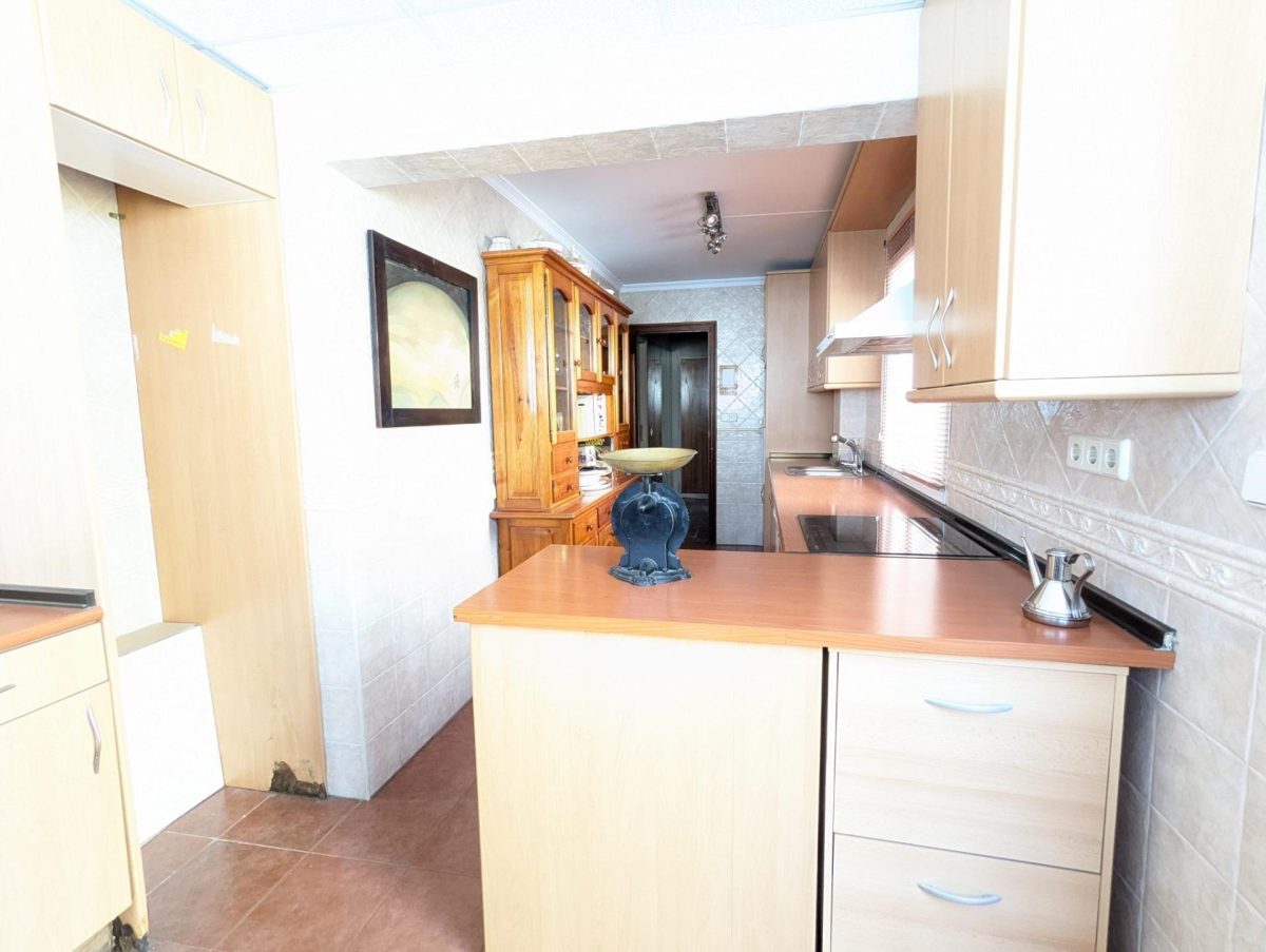 VENTA GRAN PISO EN FUENGIROLA A 180M. DE LA PLAYA — Foto 24
