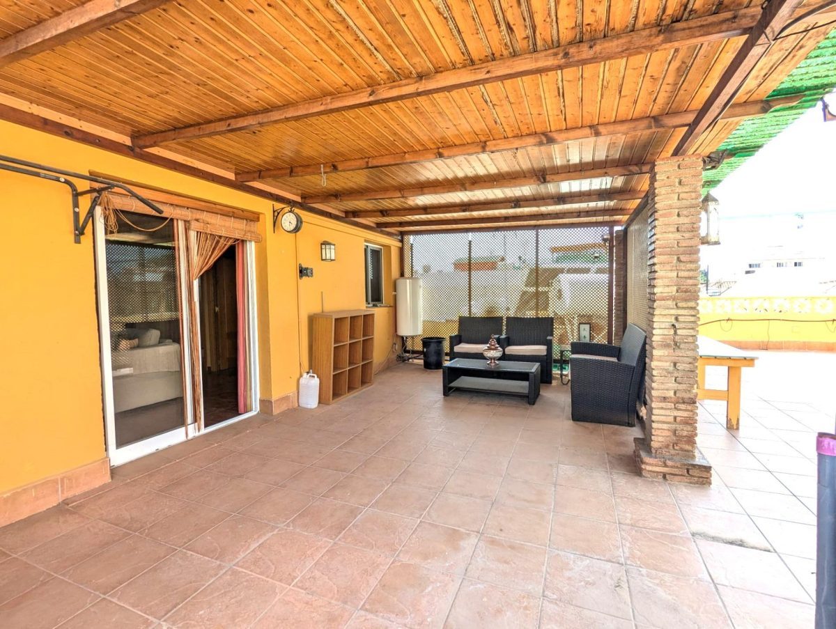 VENTA GRAN PISO EN FUENGIROLA A 180M. DE LA PLAYA — Foto 3