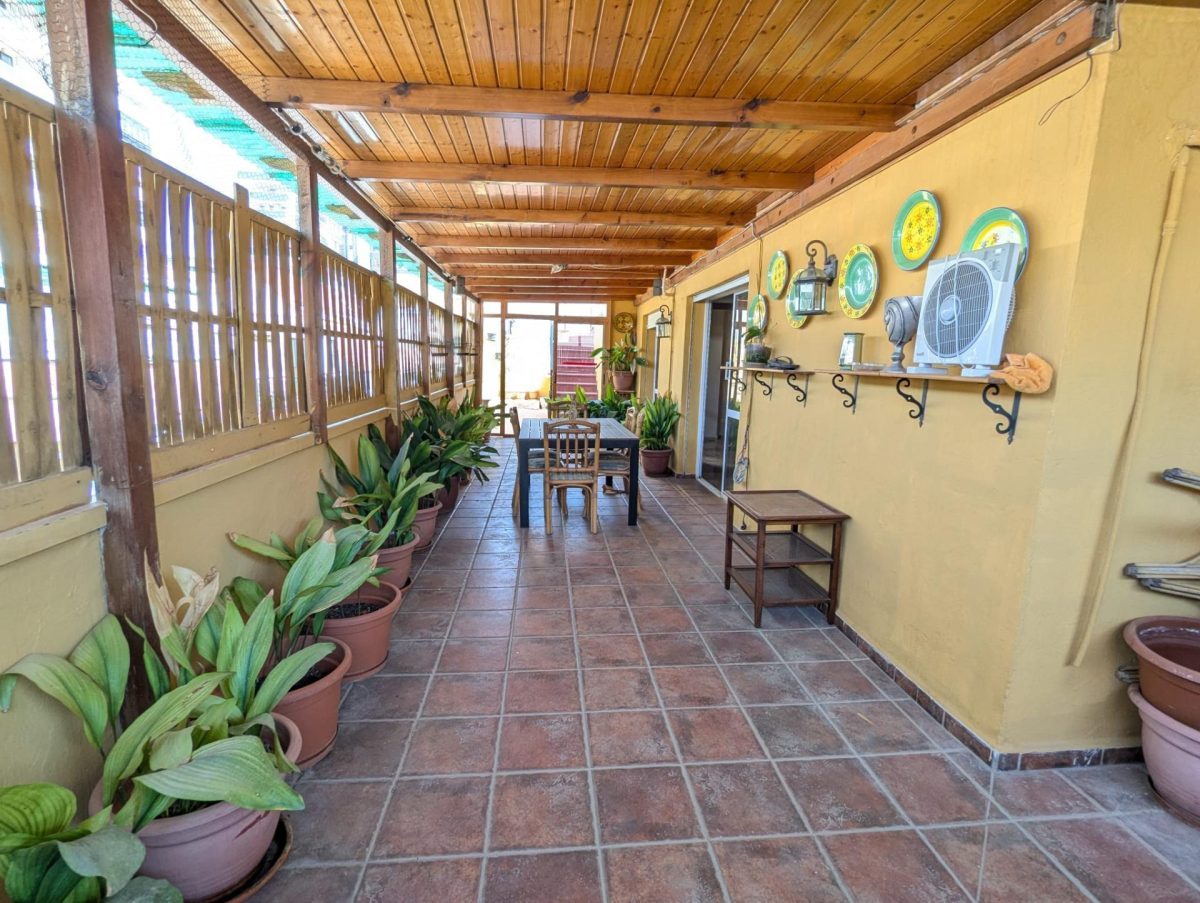 VENTA GRAN PISO EN FUENGIROLA A 180M. DE LA PLAYA — Foto 1