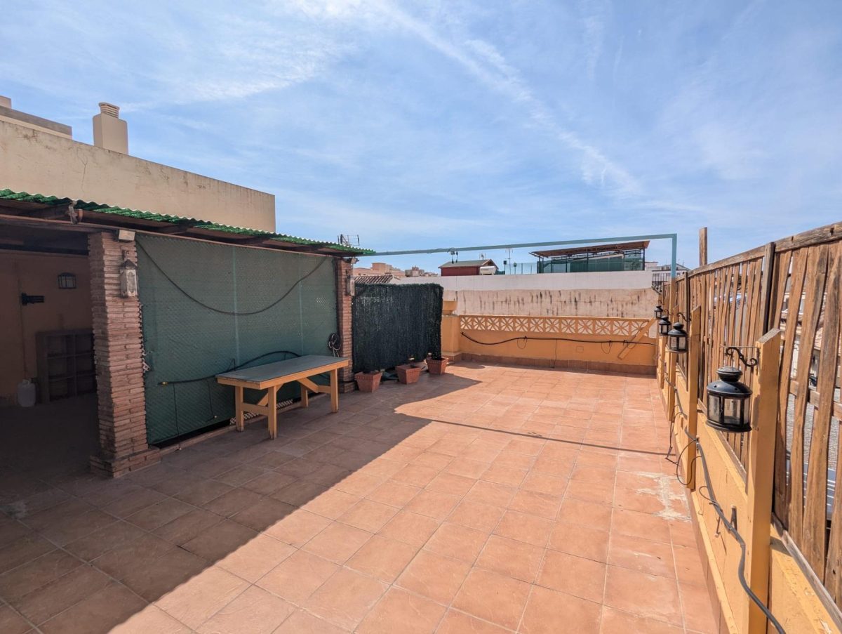 VENTA GRAN PISO EN FUENGIROLA A 180M. DE LA PLAYA — Foto 21