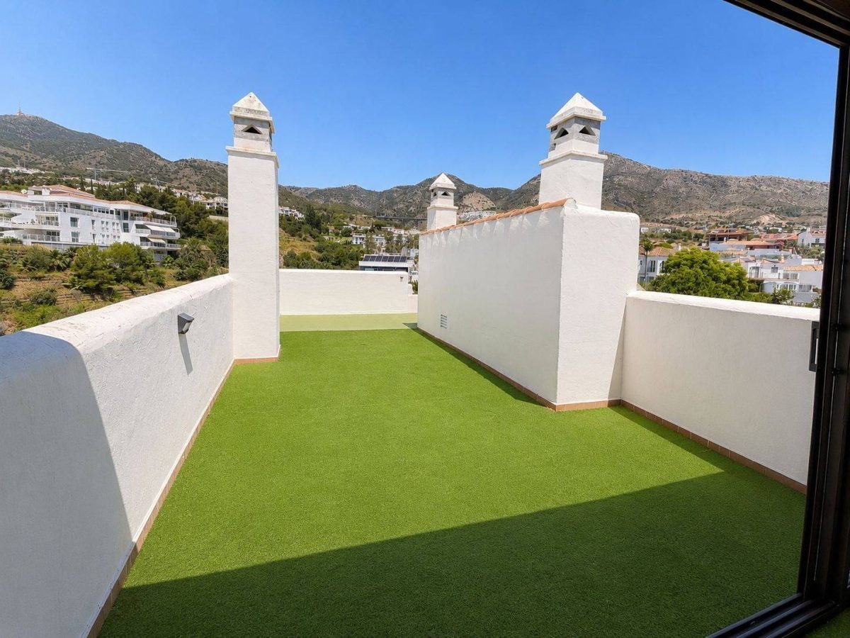 Exclusivo Ático dúplex con vistas al mar y tres amplias terrazas en Benalmádena, Costa del Sol — Foto 4