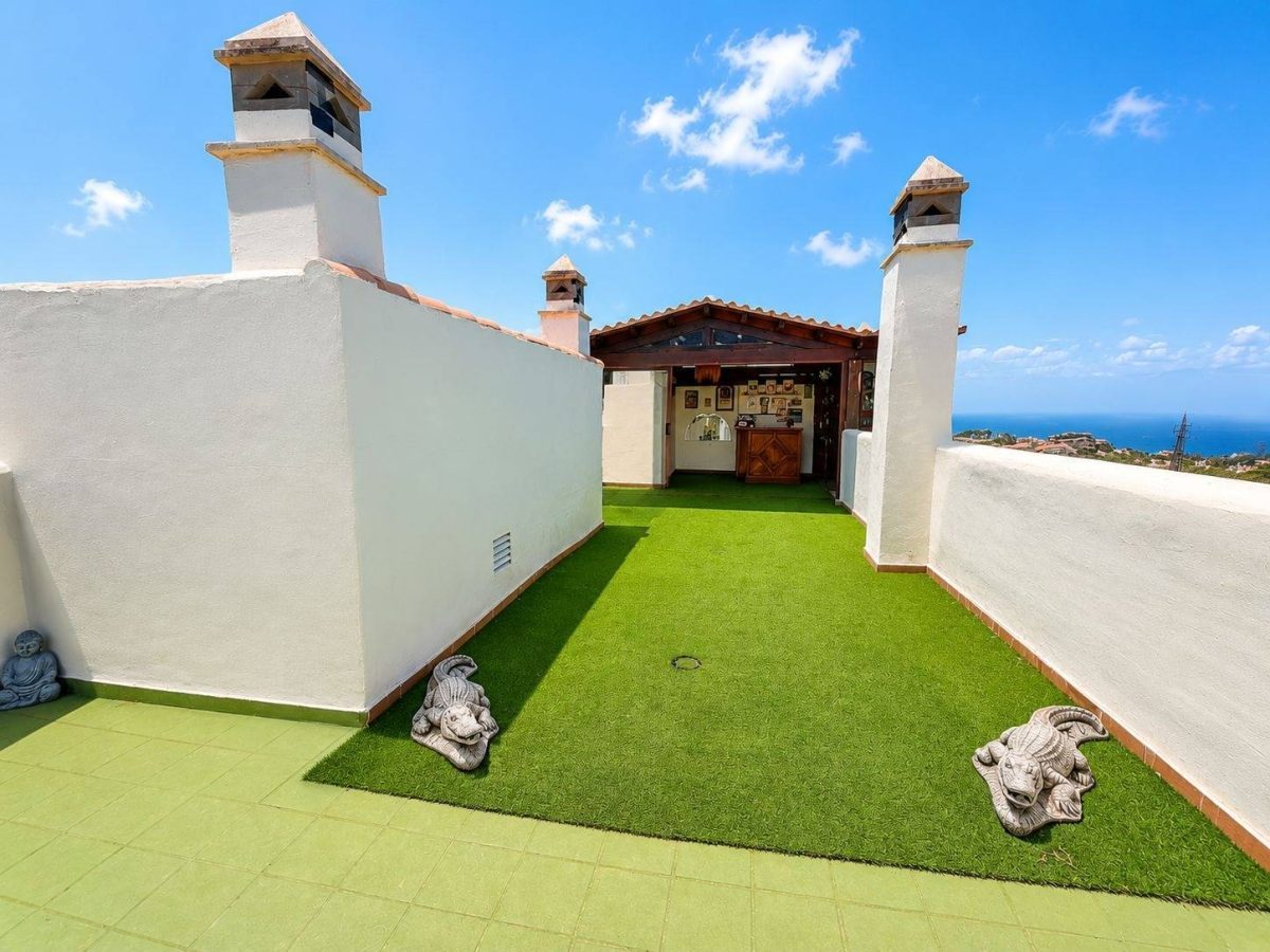 Exclusivo Ático dúplex con vistas al mar y tres amplias terrazas en Benalmádena, Costa del Sol — Foto 1