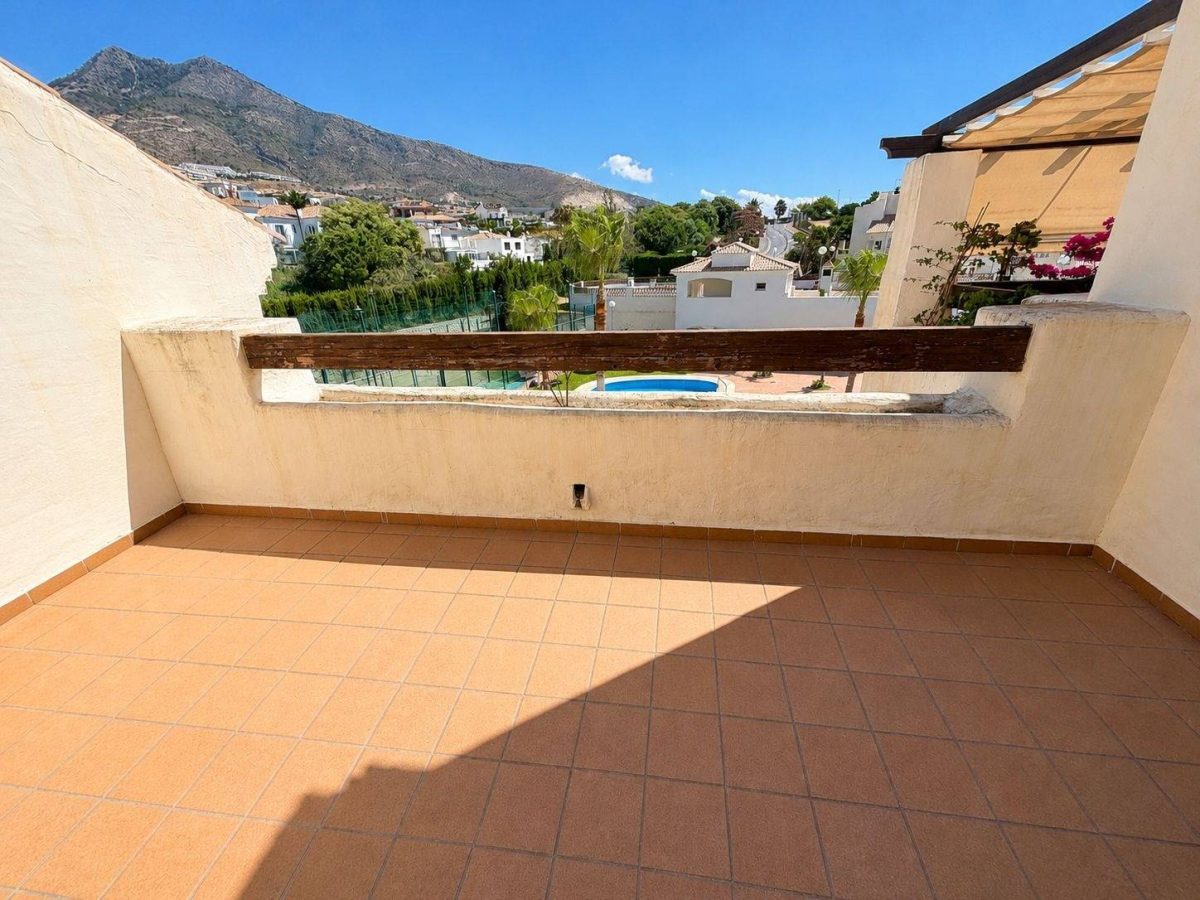 Exclusivo Ático dúplex con vistas al mar y tres amplias terrazas en Benalmádena, Costa del Sol — Foto 26