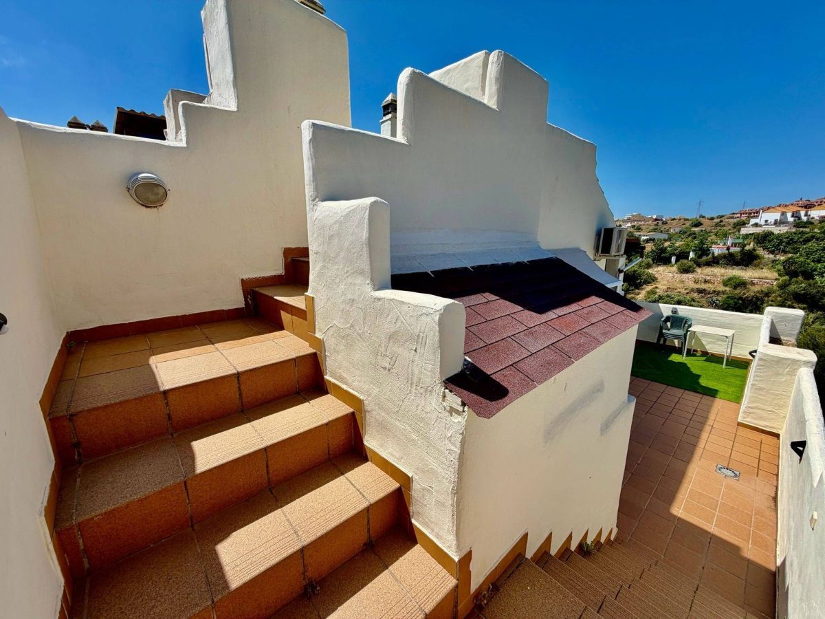 Exclusivo Ático dúplex con vistas al mar y tres amplias terrazas en Benalmádena, Costa del Sol — Foto 8