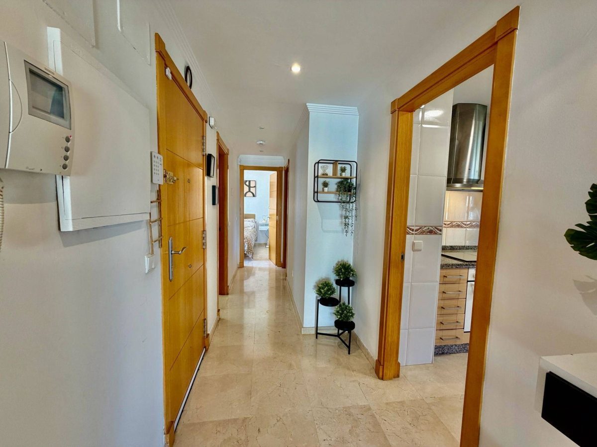 Exclusivo Ático dúplex con vistas al mar y tres amplias terrazas en Benalmádena, Costa del Sol — Foto 15