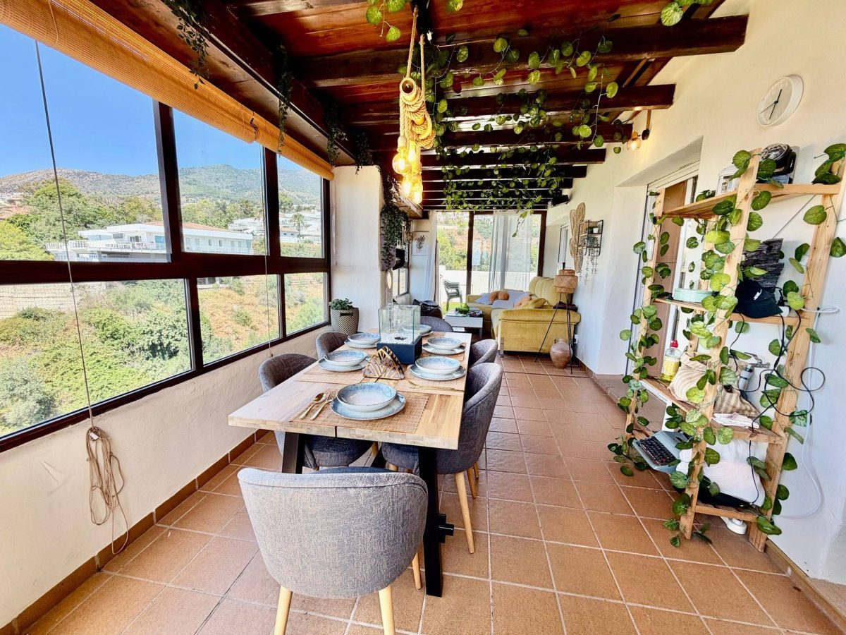 Exclusivo Ático dúplex con vistas al mar y tres amplias terrazas en Benalmádena, Costa del Sol — Foto 12
