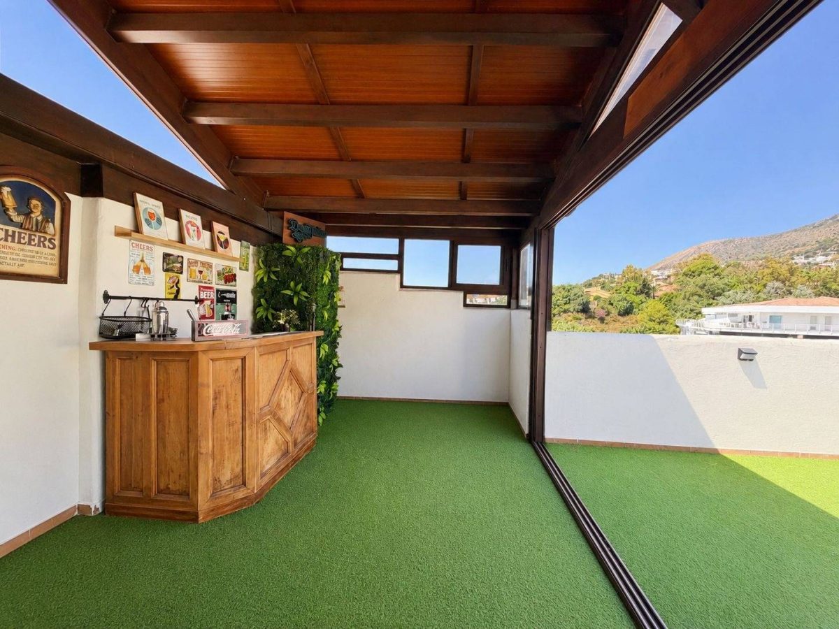 Exclusivo Ático dúplex con vistas al mar y tres amplias terrazas en Benalmádena, Costa del Sol — Foto 3