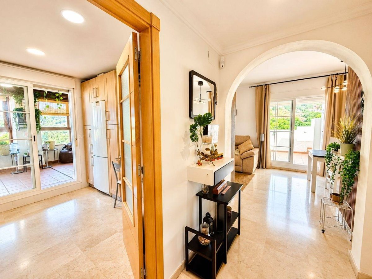 Exclusivo Ático dúplex con vistas al mar y tres amplias terrazas en Benalmádena, Costa del Sol — Foto 16