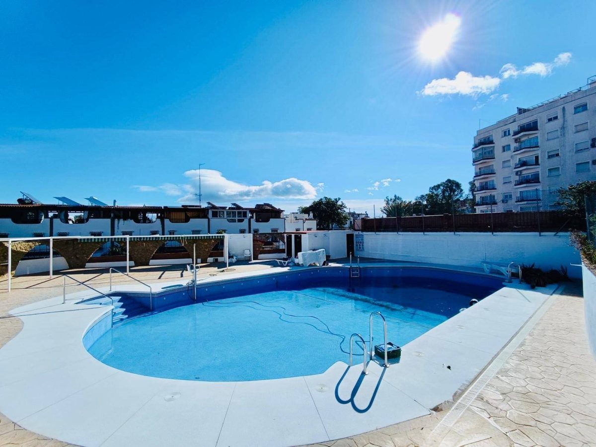 Ático dúplex de dos dormitorios con vistas al mar en Torremolinos, Costa del Sol — Foto 20