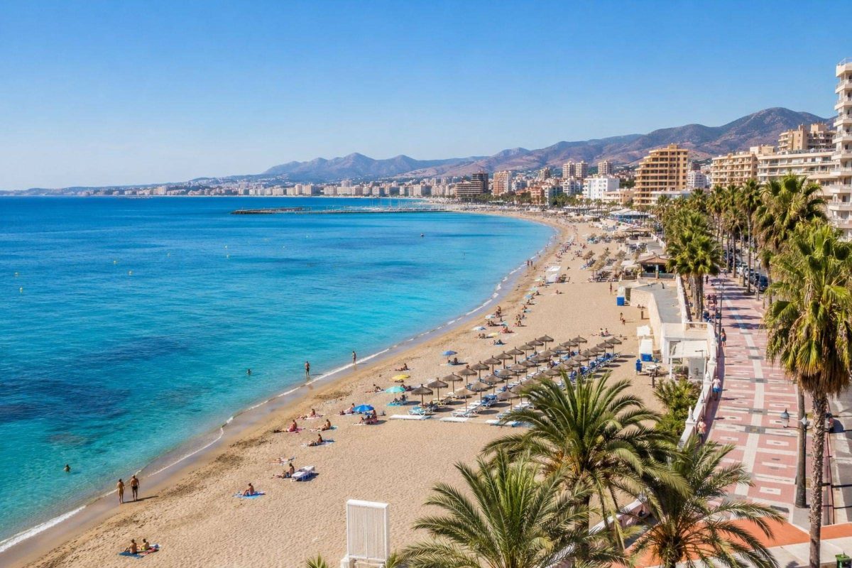 Ático dúplex de dos dormitorios con vistas al mar en Torremolinos, Costa del Sol — Foto 23