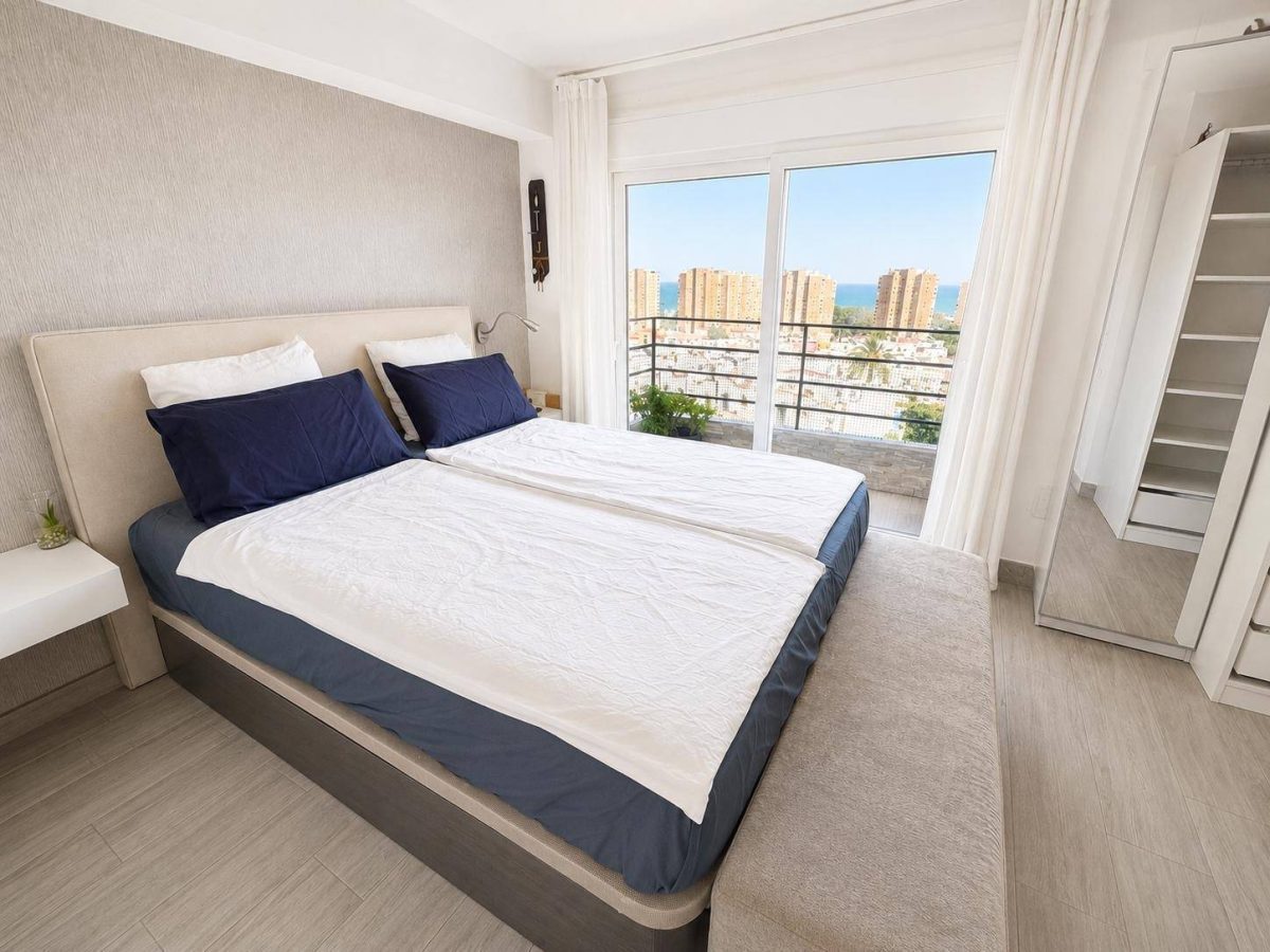 Ático dúplex de dos dormitorios con vistas al mar en Torremolinos, Costa del Sol — Foto 16