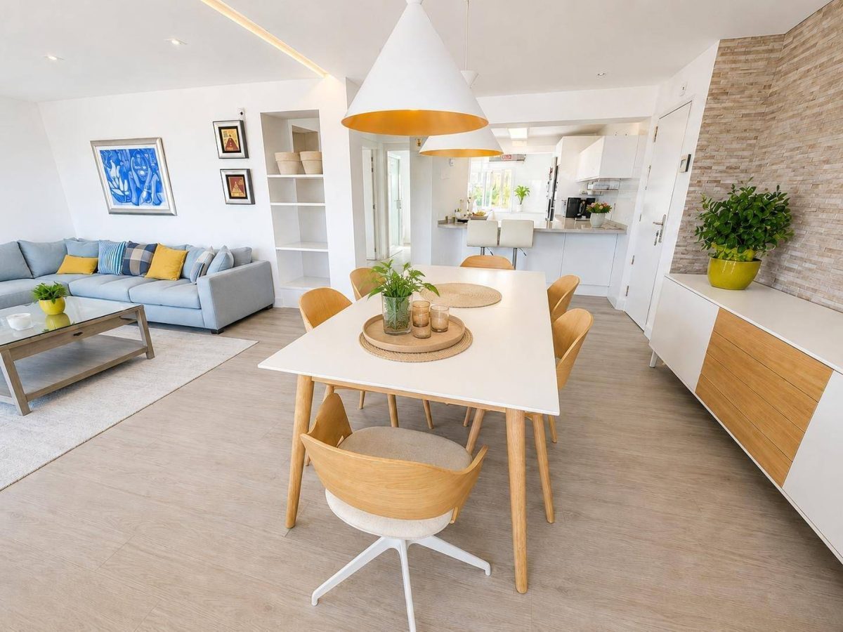Ático dúplex de dos dormitorios con vistas al mar en Torremolinos, Costa del Sol — Foto 12