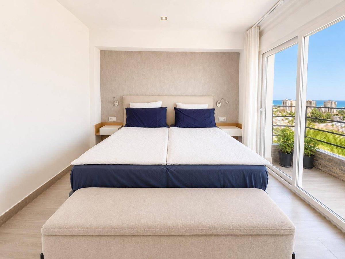 Ático dúplex de dos dormitorios con vistas al mar en Torremolinos, Costa del Sol — Foto 15
