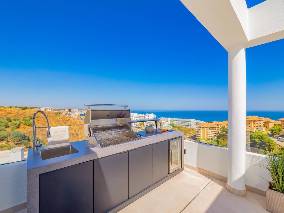 Villa de diseño con vistas panorámicas al mar en Fuengirola, Higuerón, Costa del Sol — Foto 9