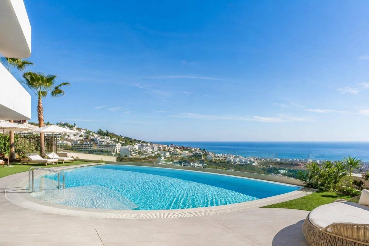 Villa de diseño con vistas panorámicas al mar en Fuengirola, Higuerón, Costa del Sol — Foto 2