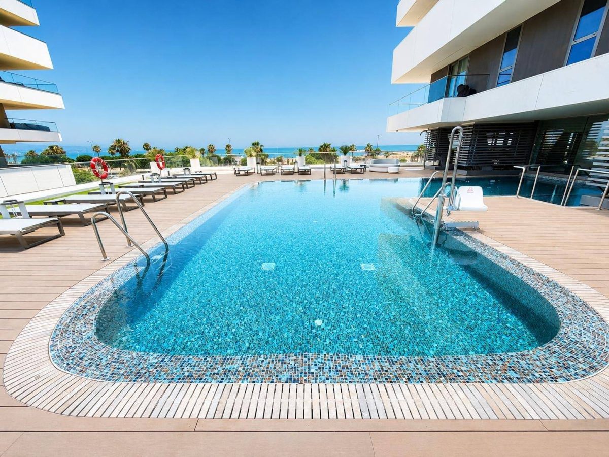 Exclusivo piso en esquina de 4 dormitorios con vistas panorámicas al mar en Málaga Towers, Costa del Sol — Foto 23