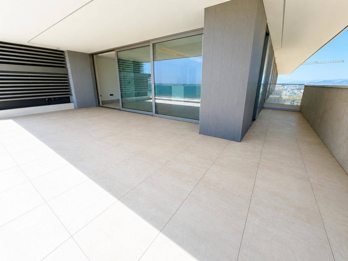 Exclusivo piso en esquina de 4 dormitorios con vistas panorámicas al mar en Málaga Towers, Costa del Sol — Foto 3