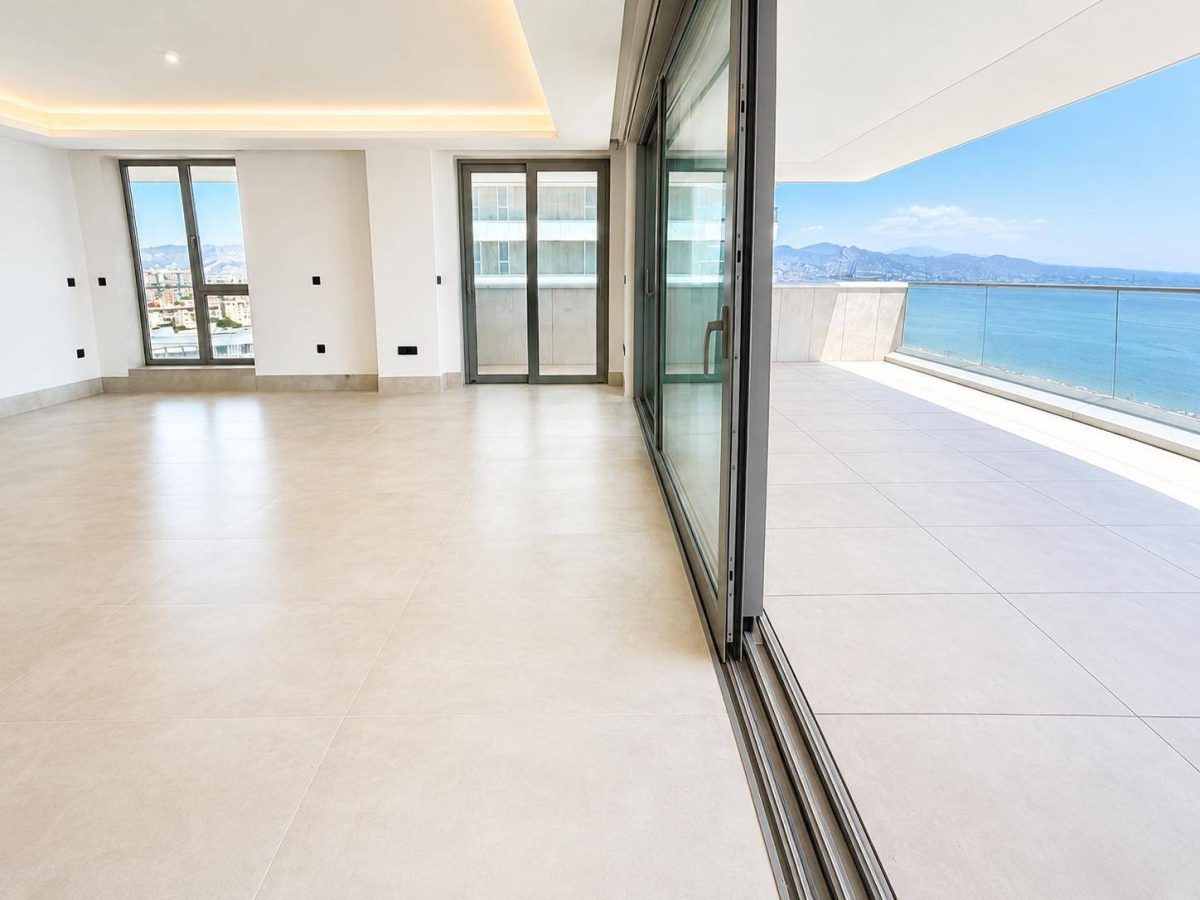 Exclusivo piso en esquina de 4 dormitorios con vistas panorámicas al mar en Málaga Towers, Costa del Sol — Foto 2