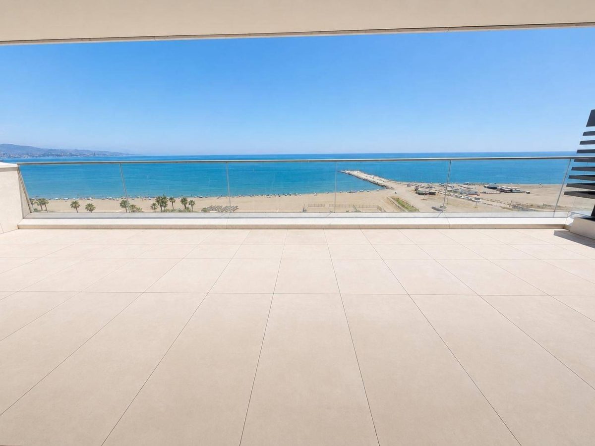 Exclusivo piso en esquina de 4 dormitorios con vistas panorámicas al mar en Málaga Towers, Costa del Sol — Foto 4