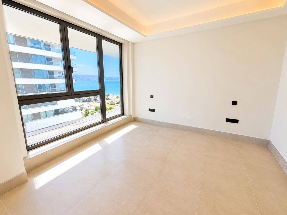 Exclusivo piso en esquina de 4 dormitorios con vistas panorámicas al mar en Málaga Towers, Costa del Sol — Foto 13