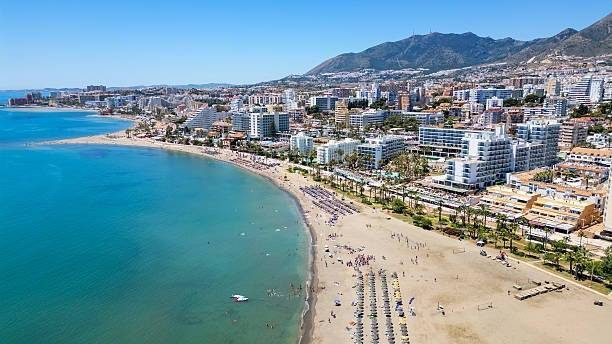 Parcela urbana exclusiva en Benalmádena Pueblo, residencial para dos viviendas unifamiliares — Foto 1