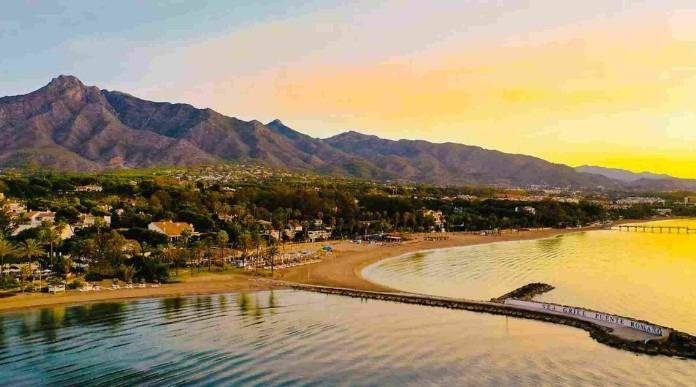 Casa adosada de 3 dormitorios con vistas al mar en Mijas Costa, Costa del Sol — Foto 24