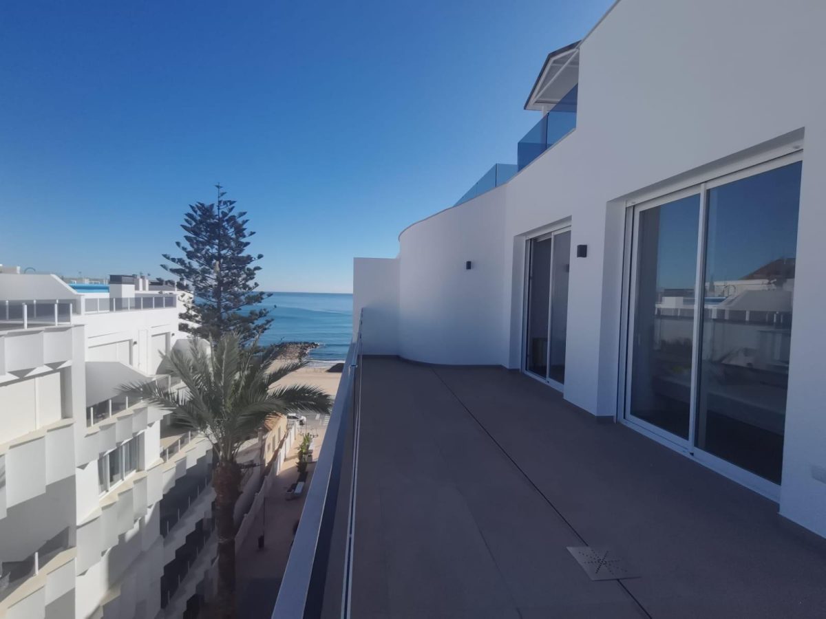 Ático de lujo en Torrevieja a 100 metros de la playa — Foto 1
