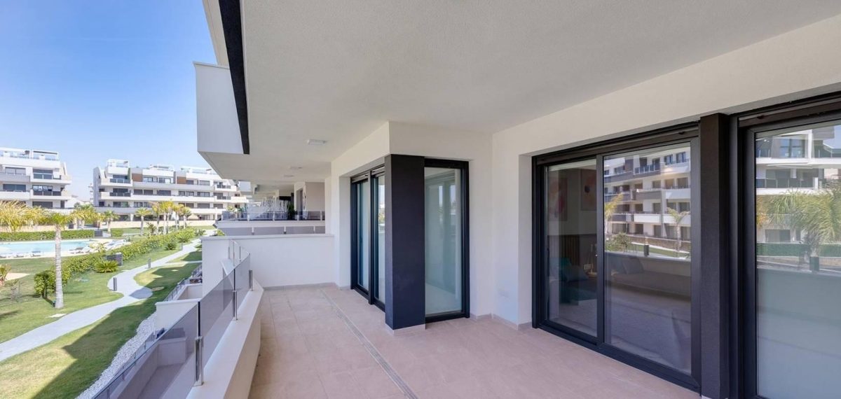 Moderno Apartamento Amueblado en Playa Flamenca — Foto 10