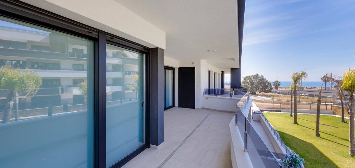 Moderno Apartamento Amueblado en Playa Flamenca — Foto 24