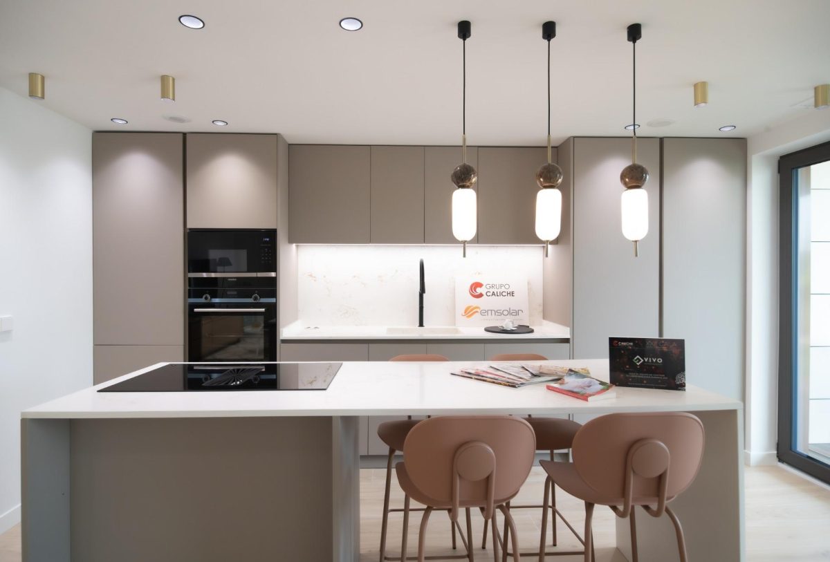 Bonito Apartamento con Piscina, Terrazas y Solarium — Foto 6