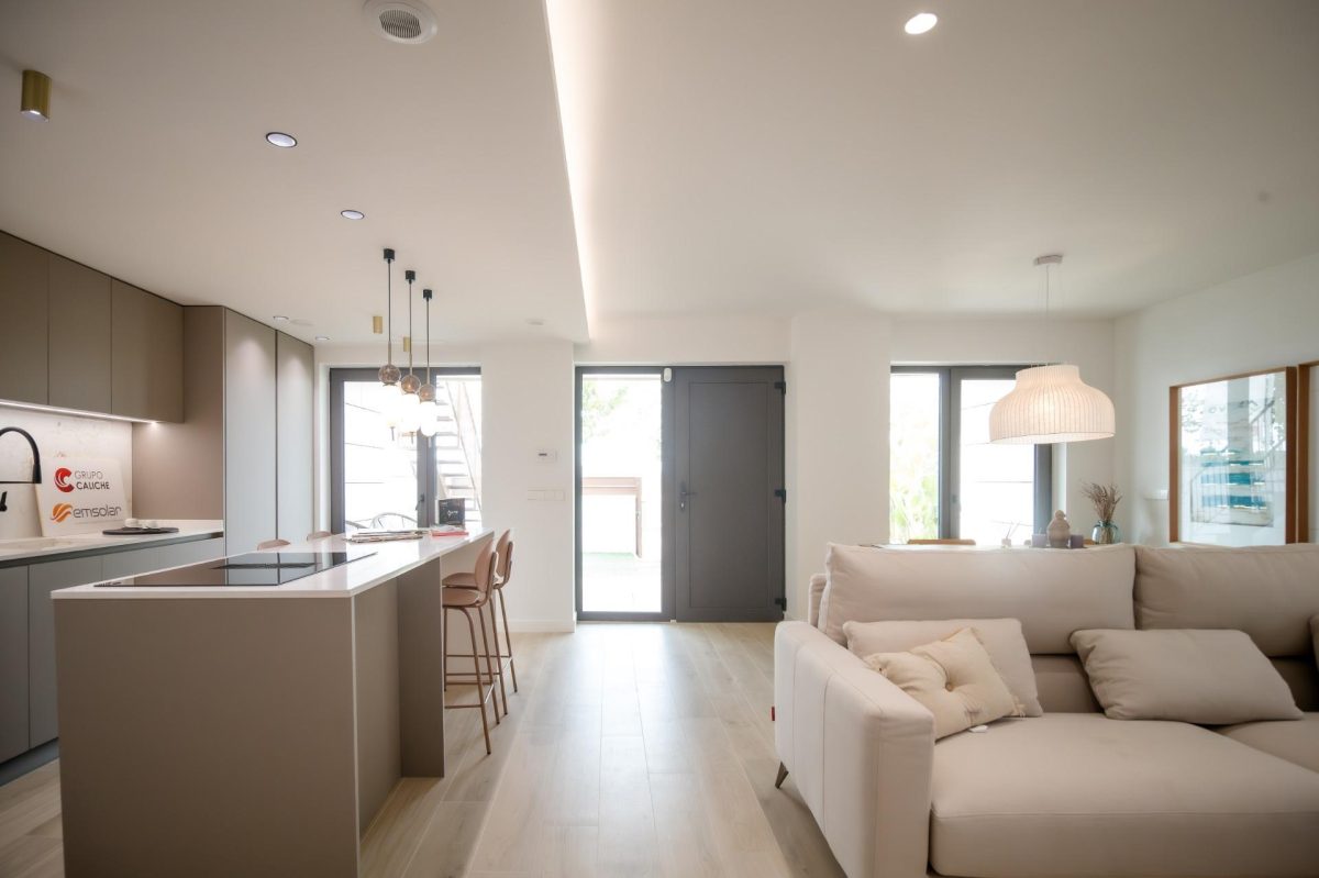 Bonito Apartamento con Piscina, Terrazas y Solarium — Foto 4