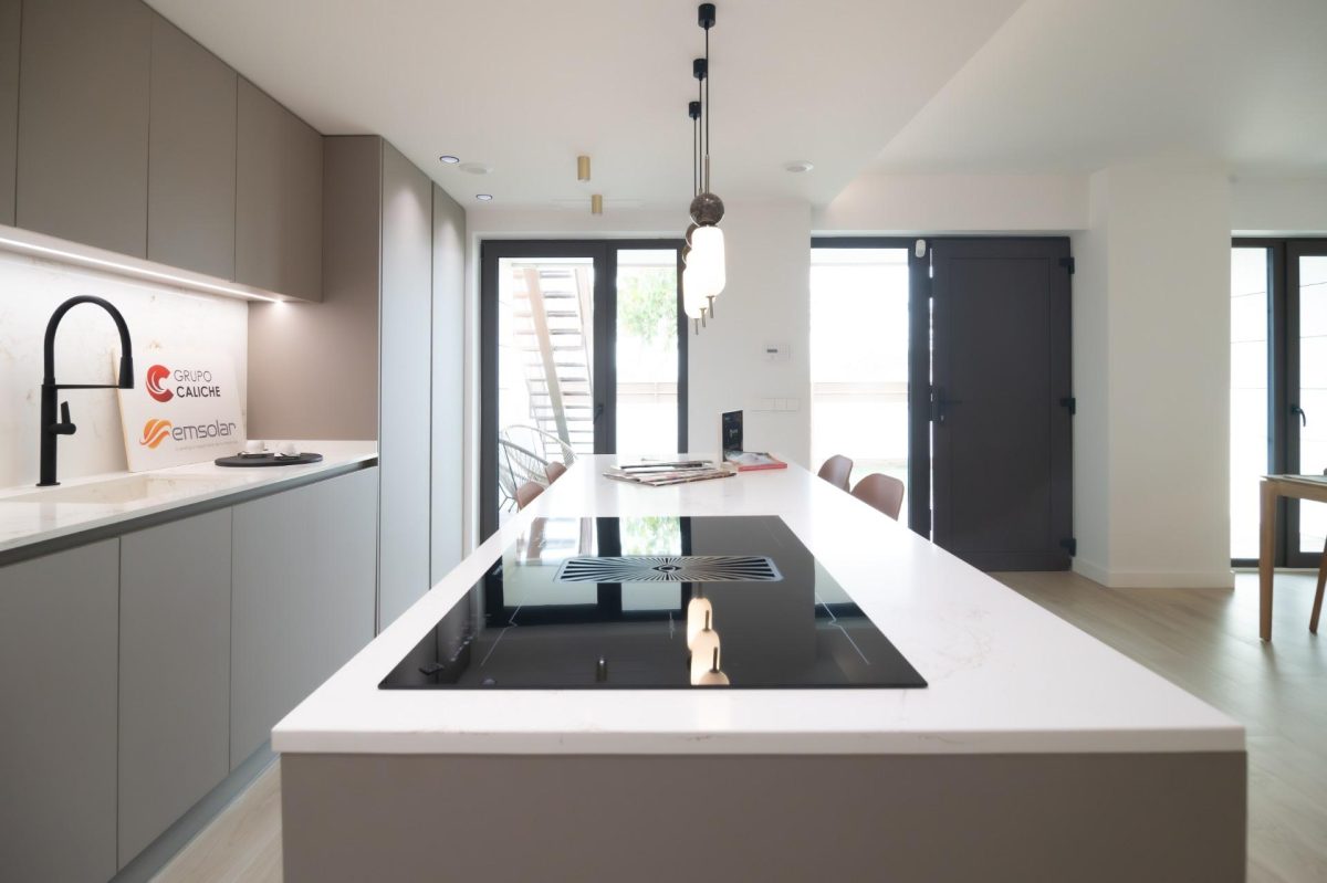 Bonito Apartamento con Piscina, Terrazas y Solarium — Foto 10