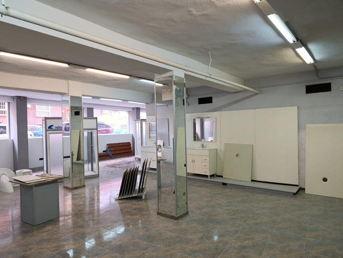 Amplio Local Comercial en el Bulevar del Pla, Alicante — Foto 10