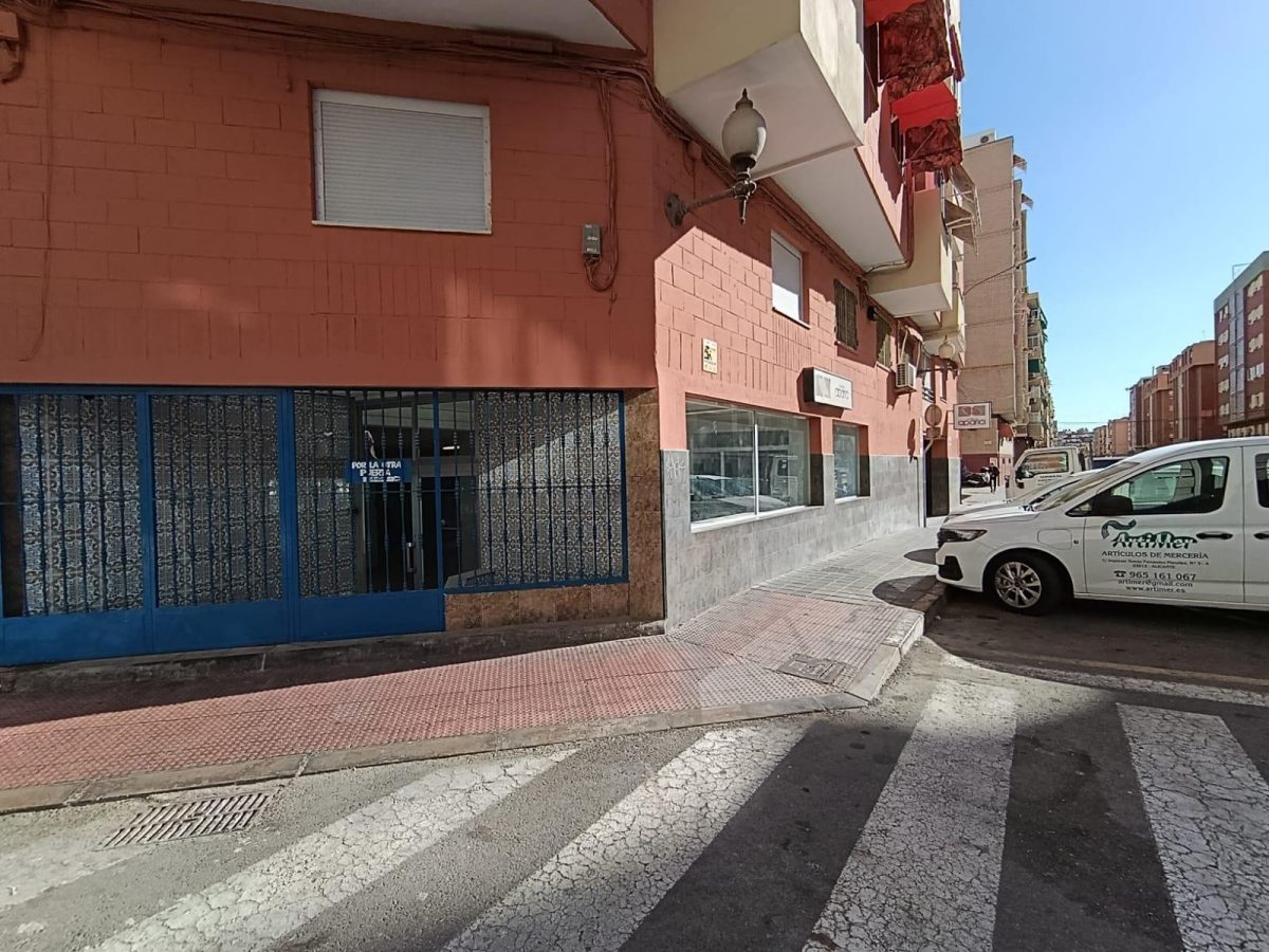 Amplio Local Comercial en el Bulevar del Pla, Alicante — Foto 6