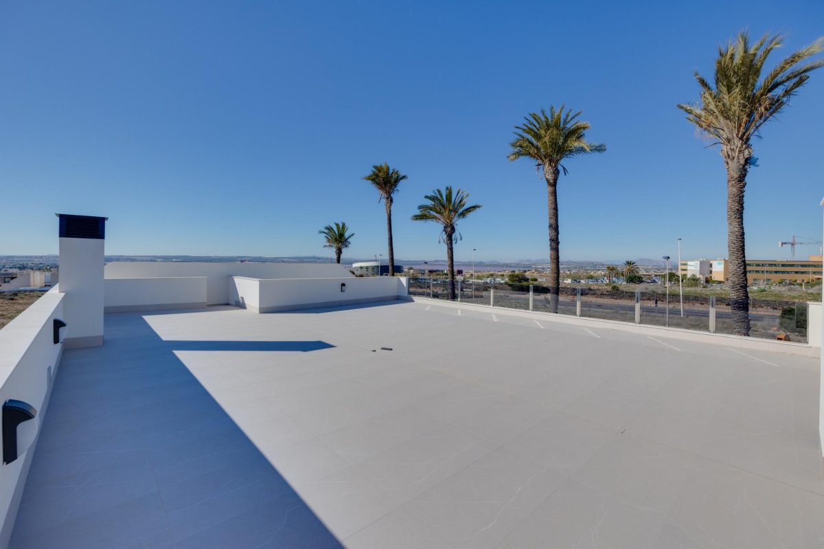 Exclusiva Villa en Torrevieja: Lujo, Comodidad y Proximidad al Mar — Foto 30
