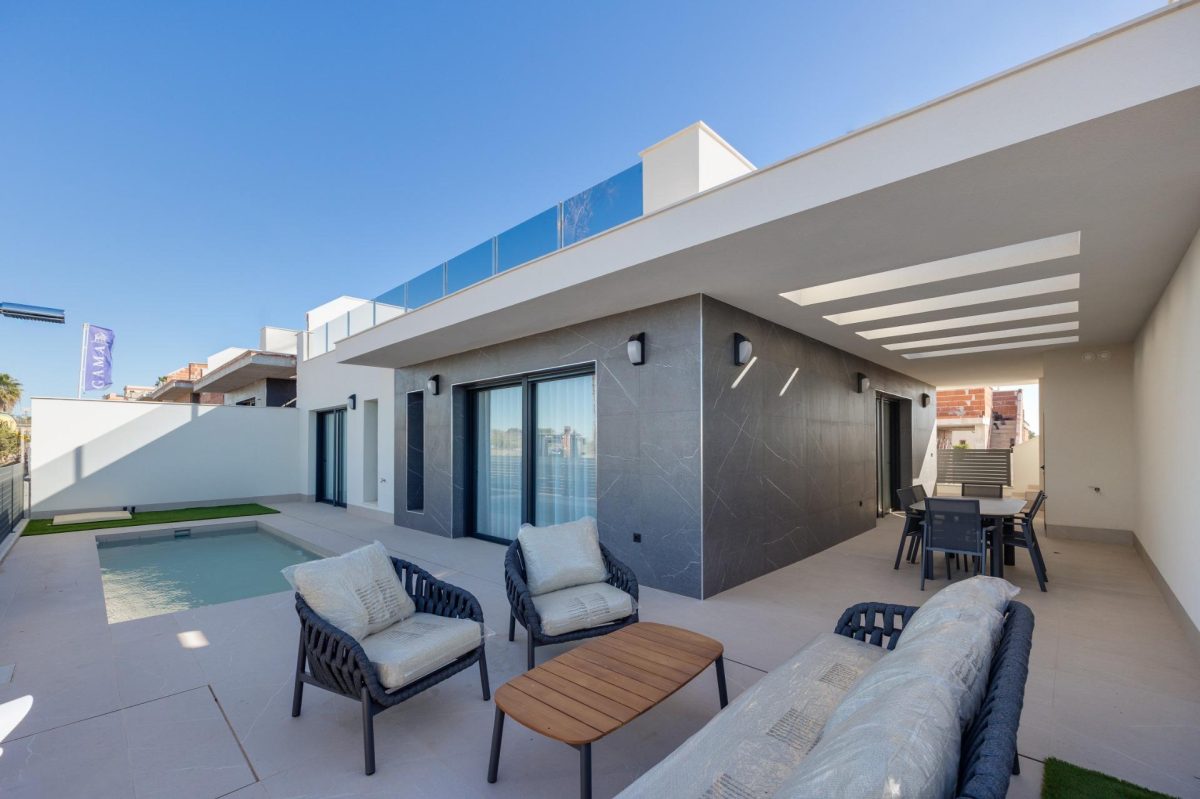 Exclusiva Villa en Torrevieja: Lujo, Comodidad y Proximidad al Mar — Foto 2
