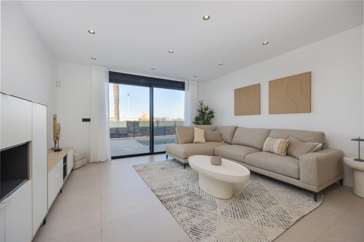 Exclusiva Villa en Torrevieja: Lujo, Comodidad y Proximidad al Mar — Foto 22