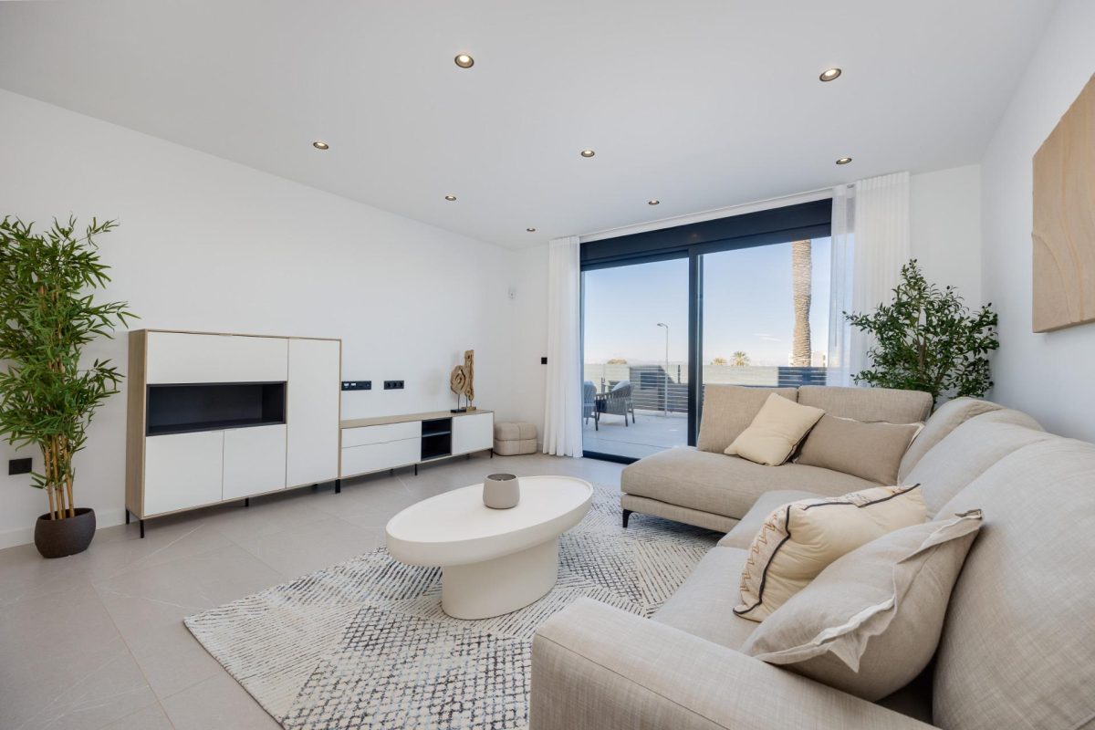 Exclusiva Villa en Torrevieja: Lujo, Comodidad y Proximidad al Mar — Foto 8