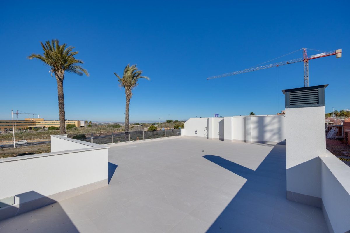 Exclusiva Villa en Torrevieja: Lujo, Comodidad y Proximidad al Mar — Foto 29