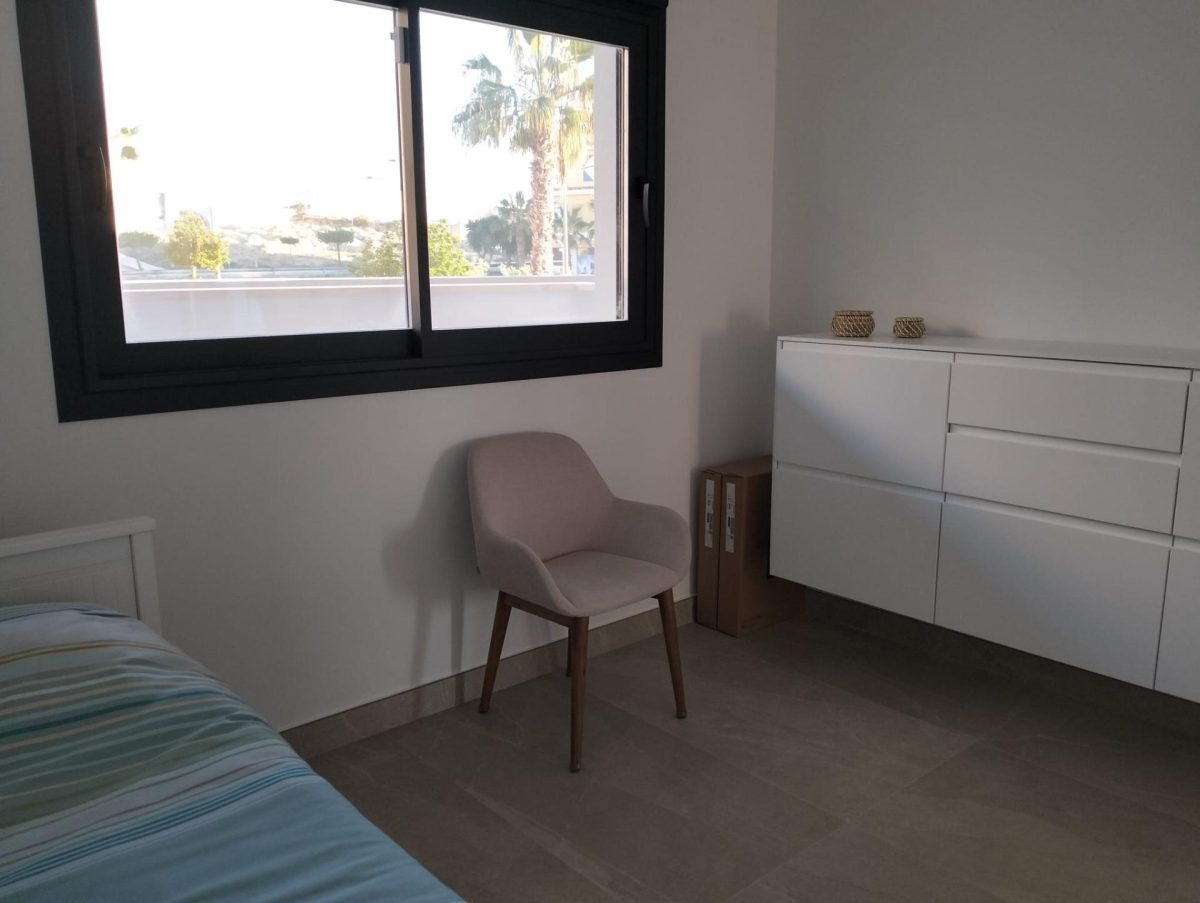 Moderno Piso en Benijofar — Foto 17