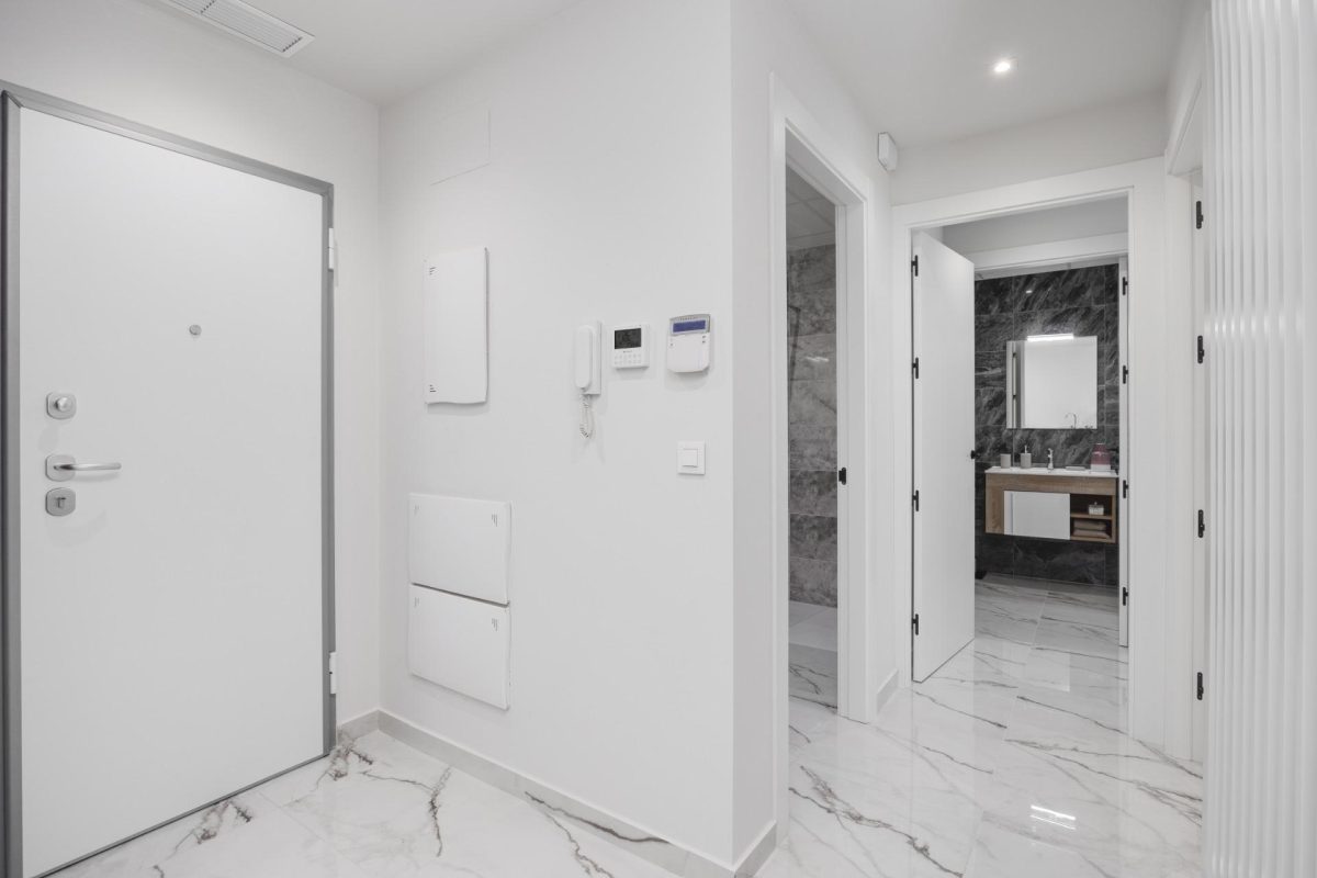 Moderno Ático en San Miguel de Salinas con Solarium y Terraza Privadas — Foto 25