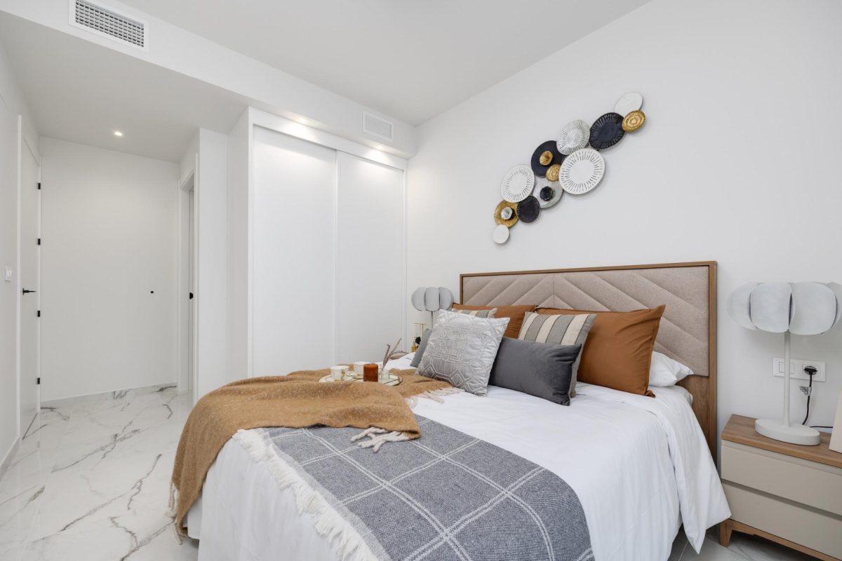 Moderno Ático en San Miguel de Salinas con Solarium y Terraza Privadas — Foto 19